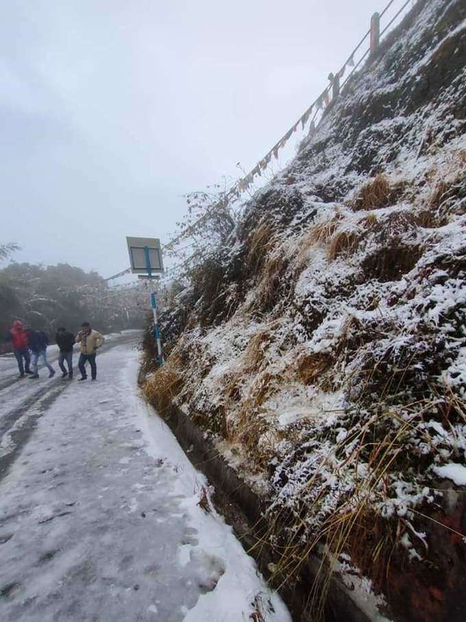 ব্যাপক তুষারপাত সিকিমে, প্রহর গুনছে শৈলশহর