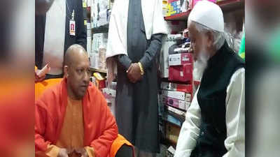 CAA का सच बताने मुस्लिमों से गोरखपुर में मिले सीएम योगी, लखनऊ में राजनाथ ने संभाला मोर्चा