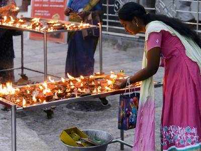 ശനിദോഷത്തിന് കടുപ്പമേറും;  പരിഹാരങ്ങൾ ഇതൊക്കെയാണ്!