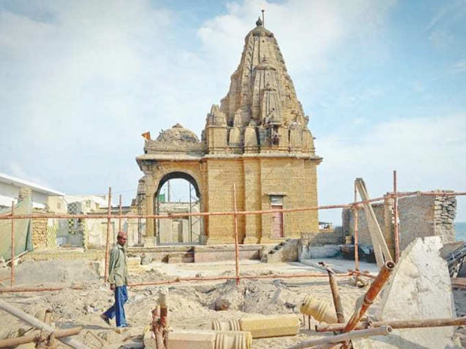 ​वरुणदेव मंदिर, कराची