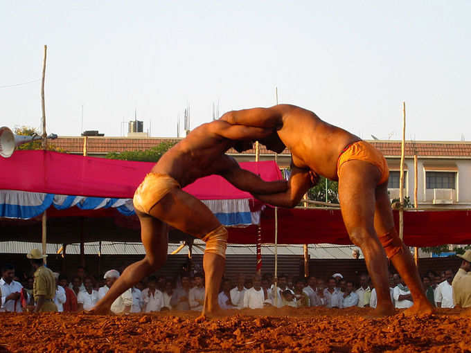 ಲೋಕಲ್ ದಂಗಲ್ ವೀಕ್ಷಿಸಿ