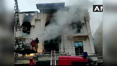 दिल्ली के पटपड़गंज इलाके में आग, 1 की दम घुटने से मौत