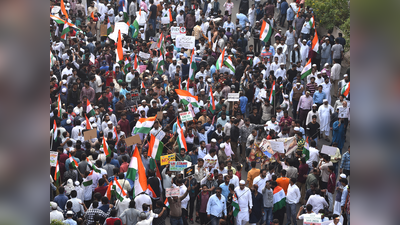 हैदराबाद में नागरिकता संशोधन कानून के खिलाफ प्रदर्शन में बिक गए सारे झंडे
