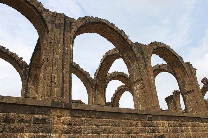 ಗೋಲ್ ಗುಂಬಜ್‌ಗೆ ಪ್ರತಿಸ್ಪರ್ಧಿ!