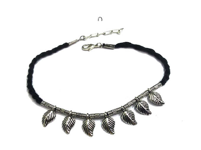 Black Thread Leaf Hanging Anklet