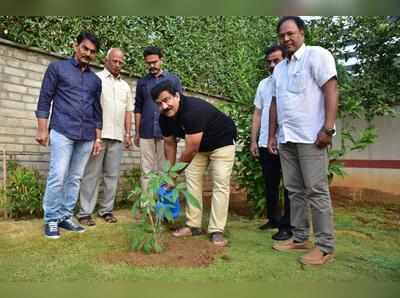 Green India Challengeని స్వీకరించిన చాముండేశ్వరనాథ్