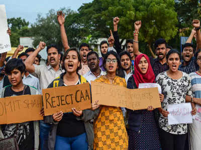 ‘क्रांतीकारी’विरुद्ध ‘संस्कारी’