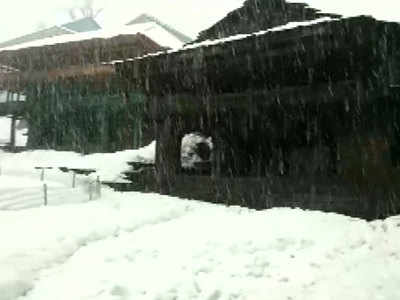 कश्मीर-हिमाचल में बर्फबारी, उत्तर भारत में सर्दी का प्रकोप जारी