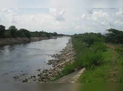 తల్లిని కాపాడి ప్రాణాలు విడిచిన కుమారుడు