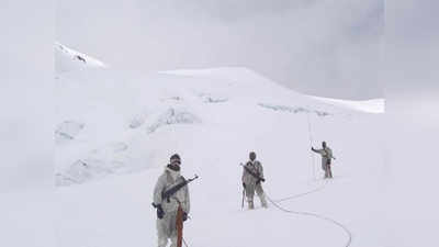 LoC के फॉरवर्ड इलाकों में स्नो स्लाइड्स का कहर, 6 जवान शहीद