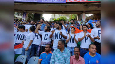 वानखेड़े में भारत-ऑस्ट्रेलिया वनडे मैच के बीच CAA का विरोध, टी-शर्ट पर नारे लिखकर पहुंचे दर्शक