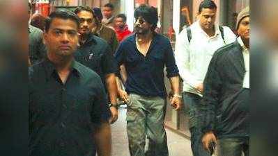 SRKની કાર પર પથ્થરમારો, પોલીસે કહ્યું, પથરાં મરાયાં પણ શાહરૂખની કારને નહીં