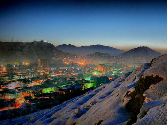 बर्फबारी के बाद काबुल शहर