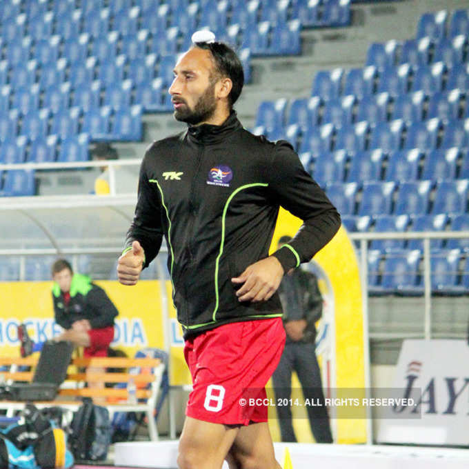 Champions Trophy: Sardar Singh sits out practice with niggle