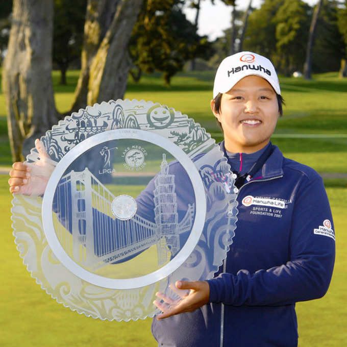 Haru Nomura wins Swinging Skirts title