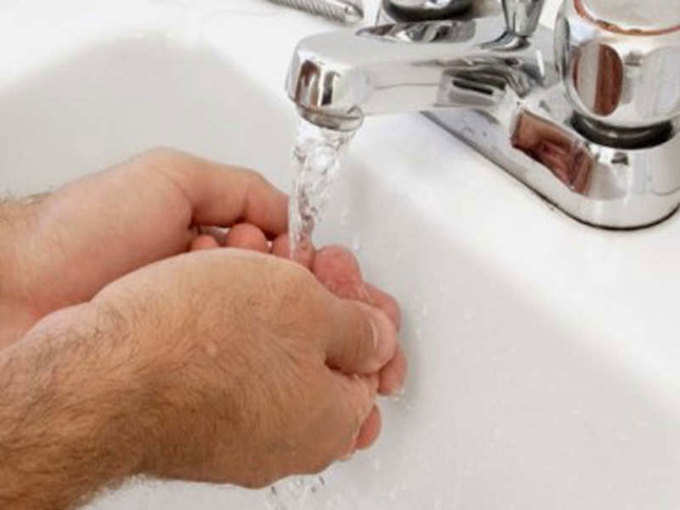 ​सिर्फ टॉइलट यूज के बाद धोते हैं हाथ