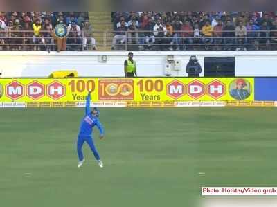 Manish Pandey స్టన్నింగ్ క్యాచ్‌తో వార్నర్ షాక్