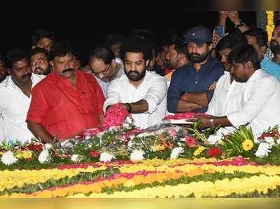 NTRకు నందమూరి వారసుల నివాళి