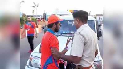 મફતમાં IPL મેચ જોવા ગુંડાગર્દી કરનારા આ પોલીસકર્મી સામે કોઈ પગલા નહિં!