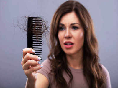 गंजा बना सकती हैं सेहत से जुड़ी ये समस्याएं, जानें गिरते बालों की वजह