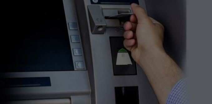 ATMમાંથી પૈસા કાઢવા પર..
