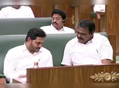 AP Assemblyలో ఆసక్తికర సీన్.. జగన్‌ పక్కన కూర్చున్న జనసేన ఎమ్మెల్యే