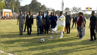 সম্প্রীতি মিশে থাক সবুজ ঘাসেও, আবদুল কালামের নামাঙ্কিত মাঠে ফুটবলে পা অনুব্রতর