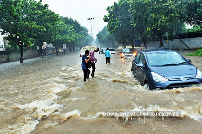 Floods wreak havoc in Chandigarh, throws life out of gear