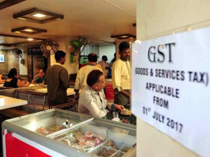 રેસ્ટોરાંમાં કેટલો GST લાગે?