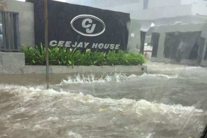 મુંબઈમાં સતત વરસાદ