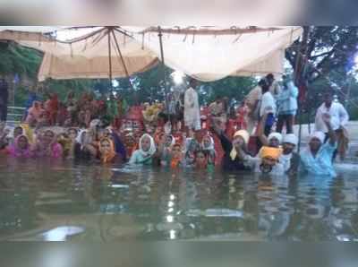 નર્મદા બંધ: ગુજરાતમાં ઉજવણી, MPમાં જળ સત્યાગ્રહ 