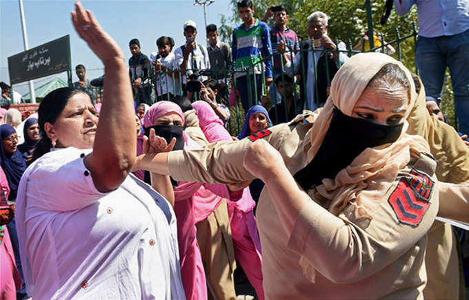 Srinagar: Anganwadi workers strike for higher pay