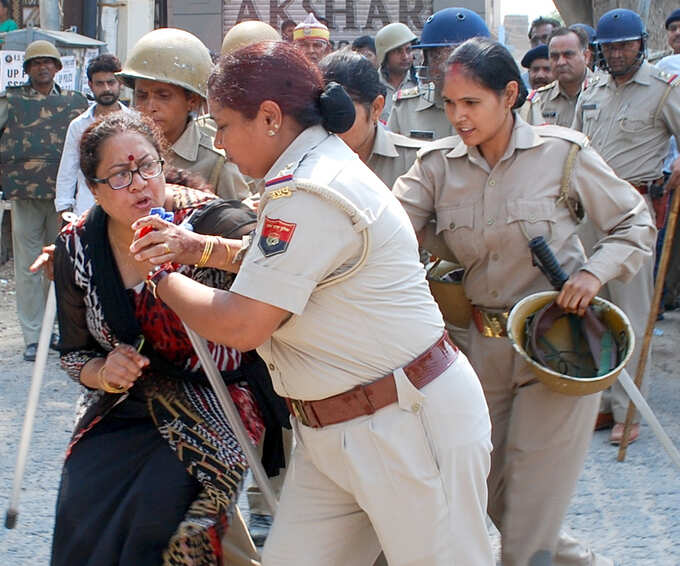 યુપીમાં કાયદાની સ્થિતિ ખરાબ?