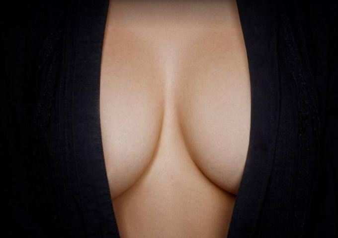 Breast shape in 45:55 ratio