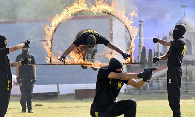 NSG commandos perform breathtaking stunts