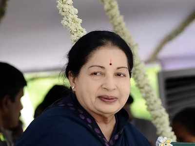 AIADMK: இன்னும் ஒரு மாதத்தில் ’ஃபீனிக்ஸ்’ பறவையாக காட்சி தரப் போகும் ஜெயலலிதா...!