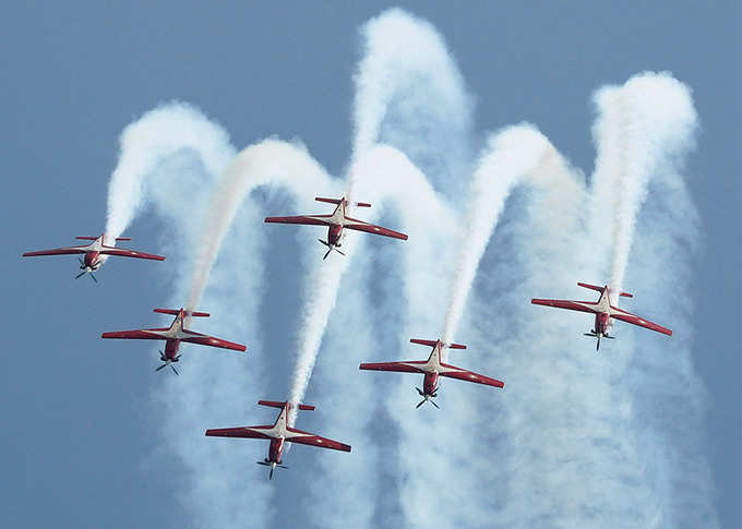 Never-before-seen aerial stunts at Singapore Airshow