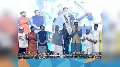 સુરતે આજે નવા ભારત માટે દેશને નવી રાહ બતાવી: PM મોદી