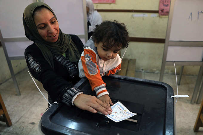 Citizens caste votes in Egypt’s presidential elections