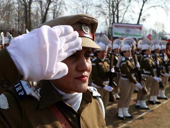 श्रीनगर में परेड की फुल ड्रेस