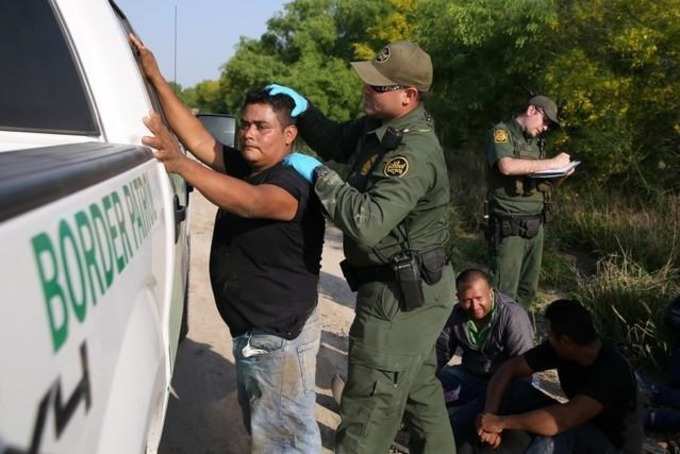 Several migrants arrested at Mexico-US border