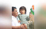 तैमूर ने भी मनाया गणतंत्र दिवस, तिरंगे संग लग रहा है क्यूट