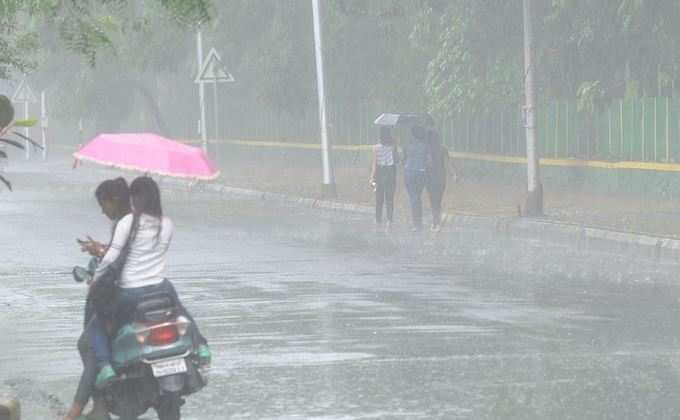 મુંબઈમાં તોફાની વરસાદ