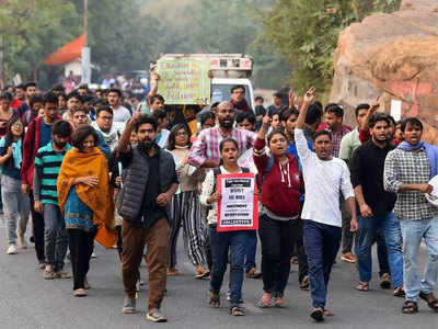 IIM की फीस बढ़ने का विरोध नहीं करने पर कौनसा बहाना बनाएंगे बुद्धिजीवी छात्र?