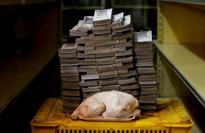 1 કિગ્રા ચિકનનો મિનિ માર્કેટમાં ભાવ 1,46,00,000 બોલિવાર્સ