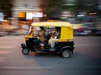 રિક્ષા ચાલક મહિલાને જોઈને માસ્ટરબેટ કરી રહ્યો હતો, લોકો જોતા રહ્યા!