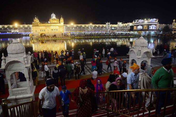 Nation celebrates Guru Nanak Jayanti with religious fervour