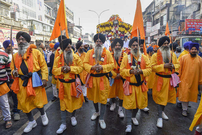 Nation celebrates Guru Nanak Jayanti with religious fervour