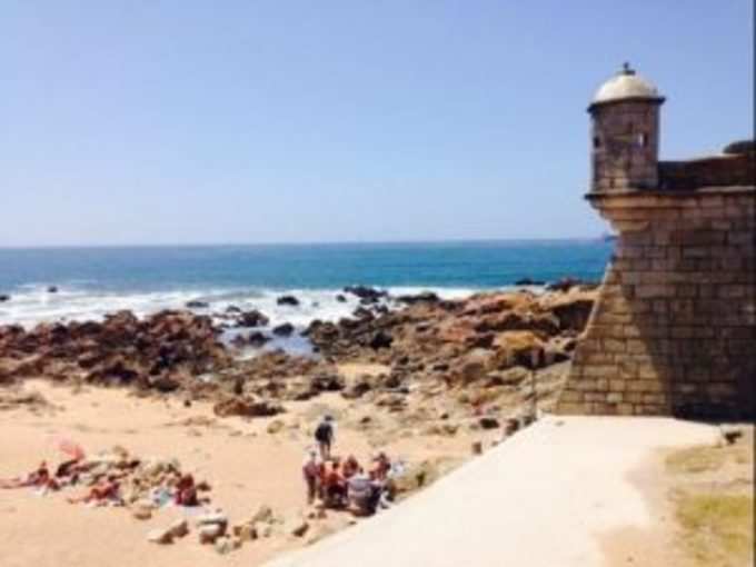 પ્રાયા દો કાસ્તેલૂ (Praia do Castelo)