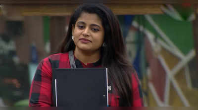 Bigg Boss Malayalam 2: പെണ്ണുങ്ങളെന്തിനാ രാത്രിയില്‍ പുറത്തിറങ്ങി നടക്കുന്നെ? ഒരു സ്ത്രീസമത്വം; ഉറഞ്ഞു തുള്ളി വീണ